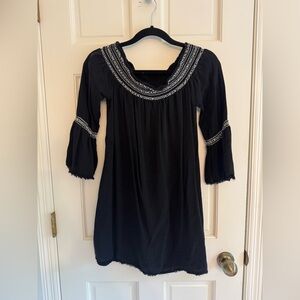 Evereve Braeve Black dress with White Stitching